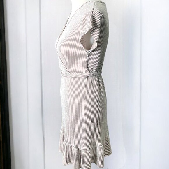 Caution To The Wind Wrap Midi Dress Cap Sleeve Ribbed Size Medium - Picture 7 of 16